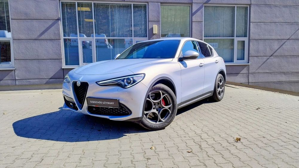 Alfa Romeo Stelvio 2.0 TB 200KM Sprint Demo Moonlight Pearl - Wnętrze Veloce