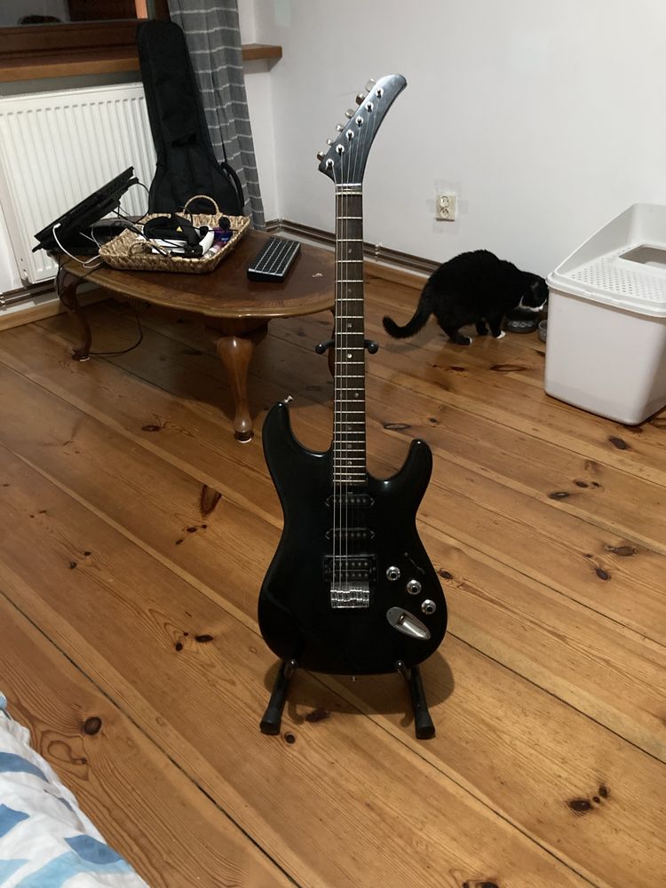 Gitara elektryczna z Mahoniu