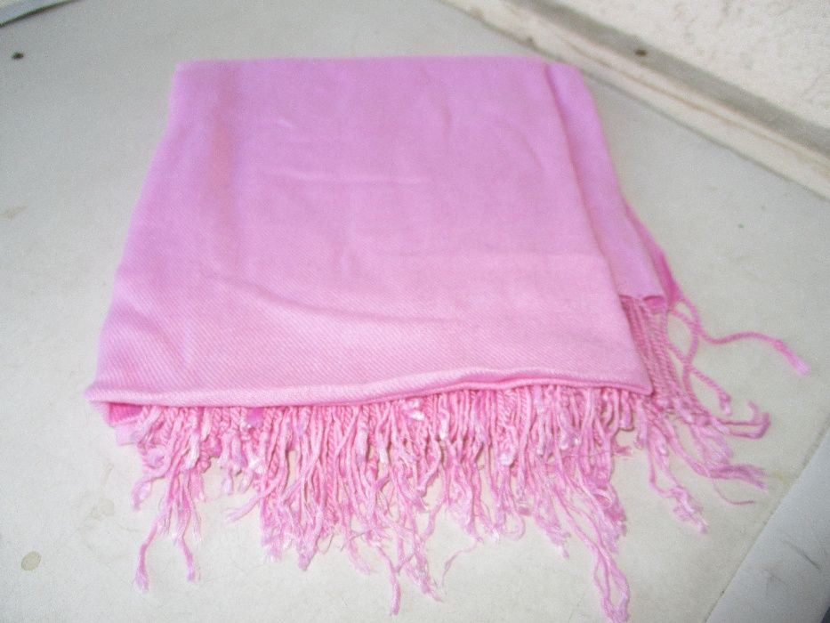 Новый нежно-розовый палантин