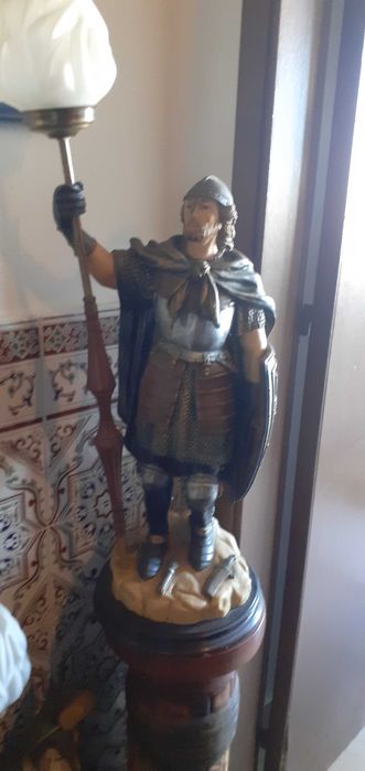 bonita estátua rara