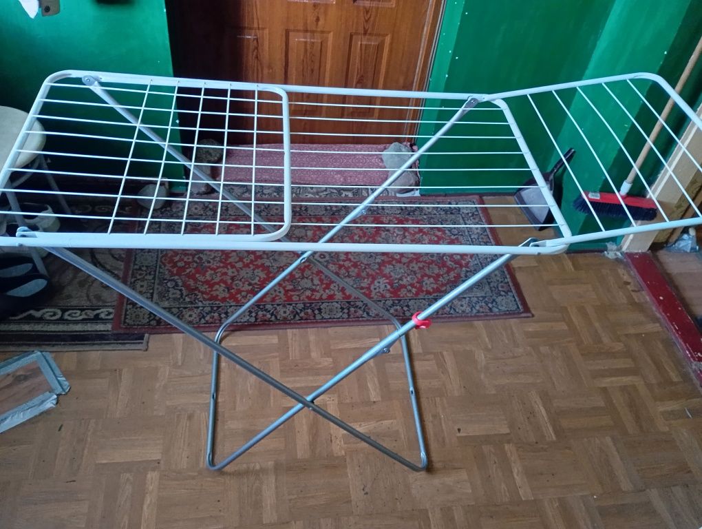 Suszarka metalowa do ubrań