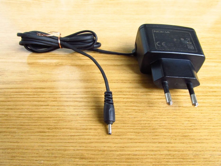 Зарядка Nokia АС-3Е, 5V 350mA, тонкий штекер 2мм