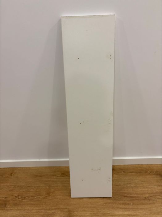 Prateleira IKEA com 3 mãos francesas