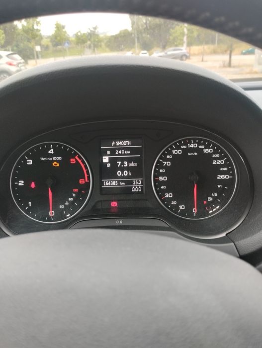Vendo Audi A3 1.6 TDI sportback  nacional km 16438 km reais