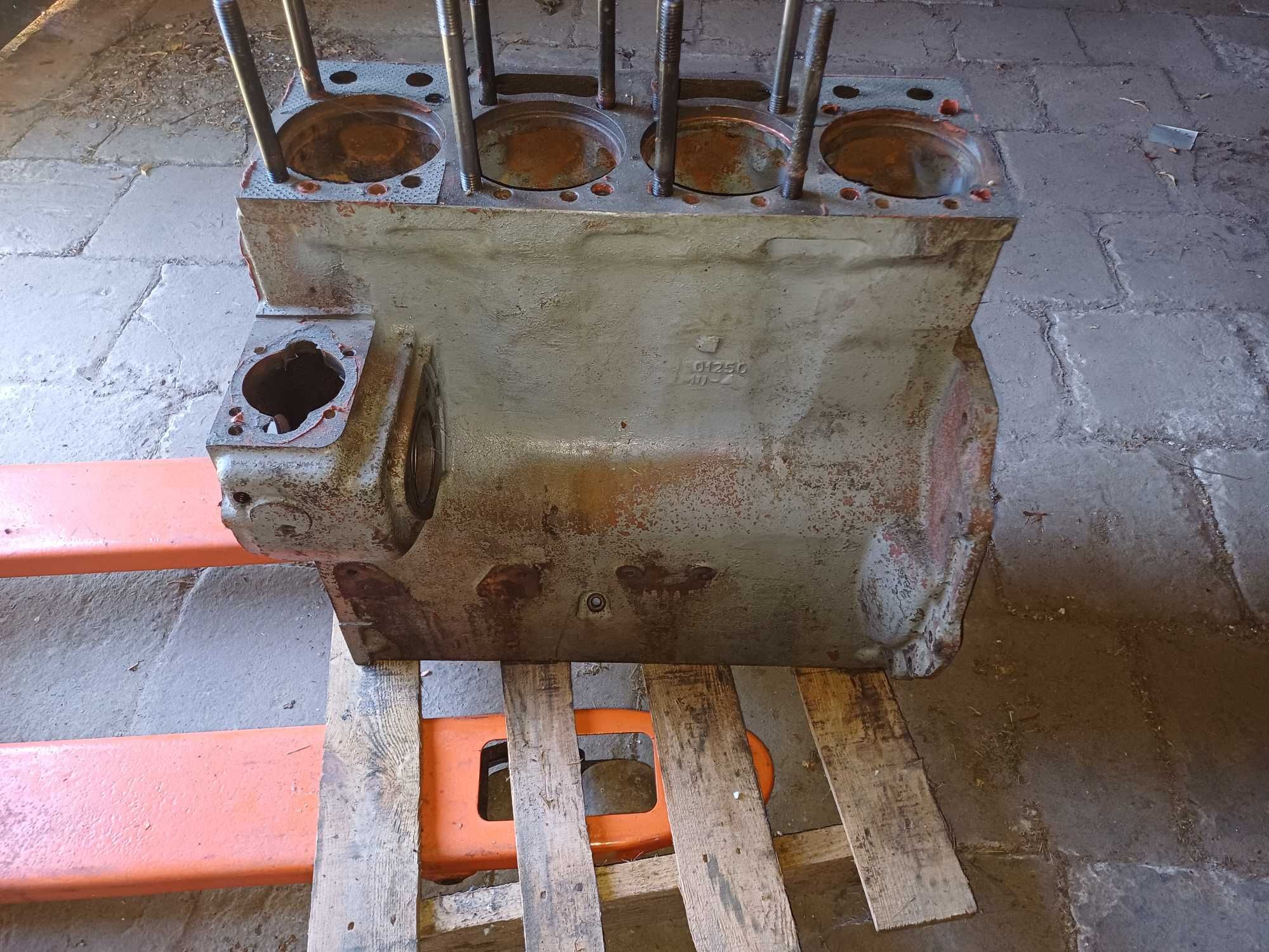 Blok C360 kpl. zregenerowane otwory po tuleje