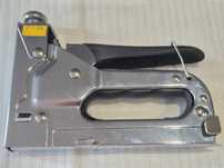 Zszywacz metalowy na zszywki Castorama ST01 4-14 mm
