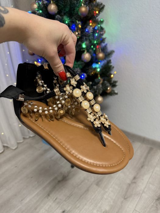 Продам женскую обувь