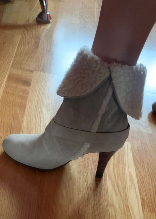 Чобітки/чоботи бежеві 39 р осінь/зима/весна