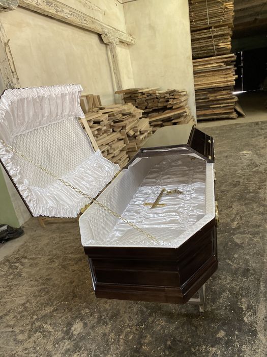 Труни дерев‘яні лаковані! Шестигранник, чотиригранники , саркофаги.