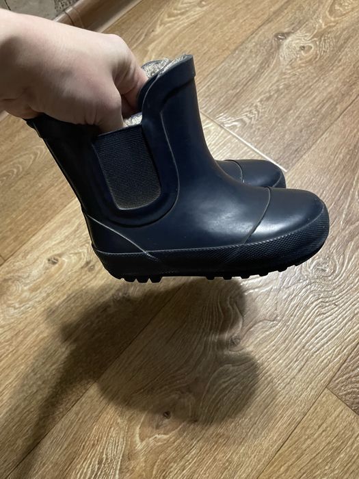 Продам резиновые сапоги