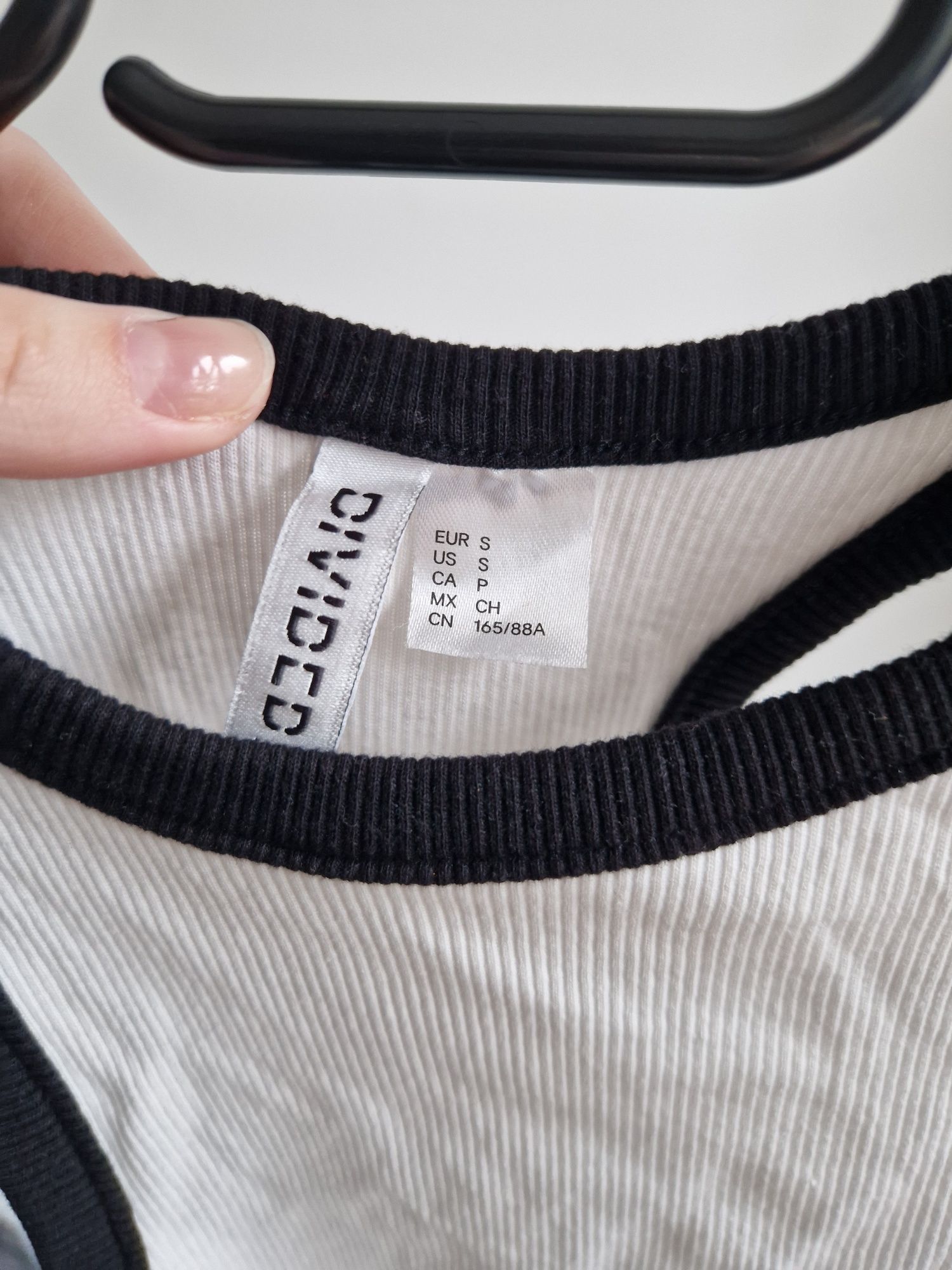 Bawełniany, prążkowany top, h&m, crop top, biały z mocnymi wycięciami,