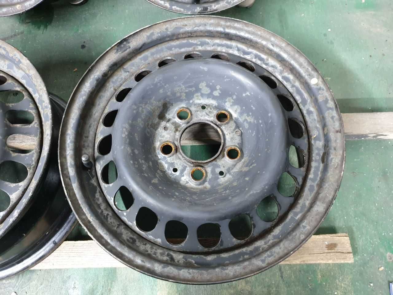 Felgi stal Mercedes R15 5x112 6,5JX15H2 ET 37 centr 66,6mm