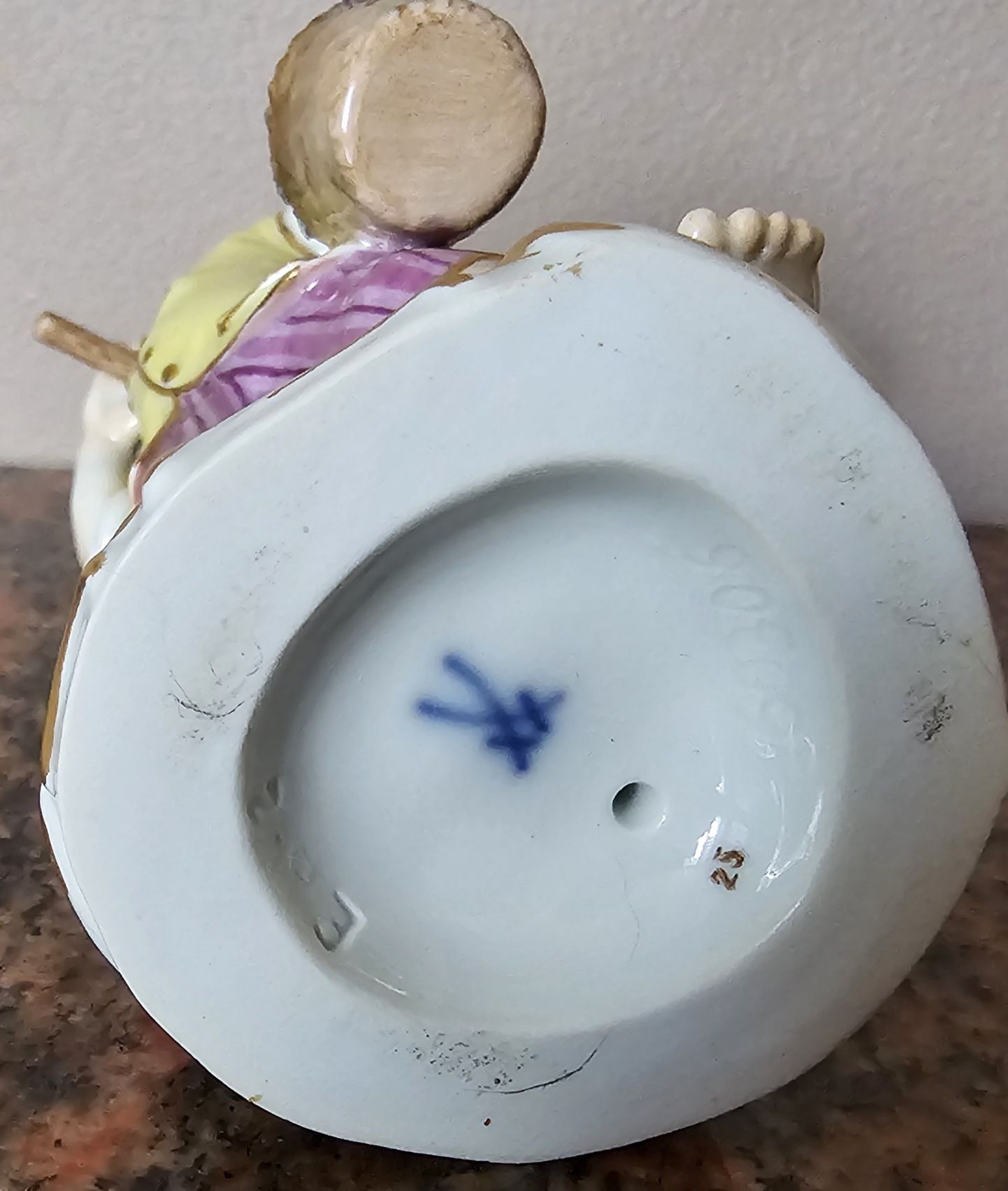 Miśnia. Figurka zatytułowana " Syn Winiarza"