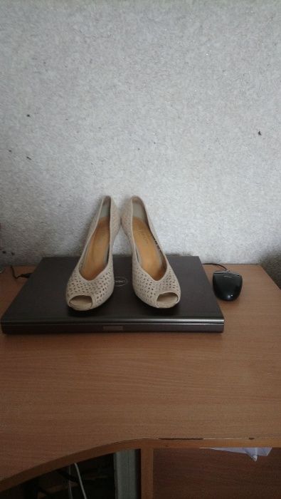 туфлі жіночі літні з перфорацією , розмір 39