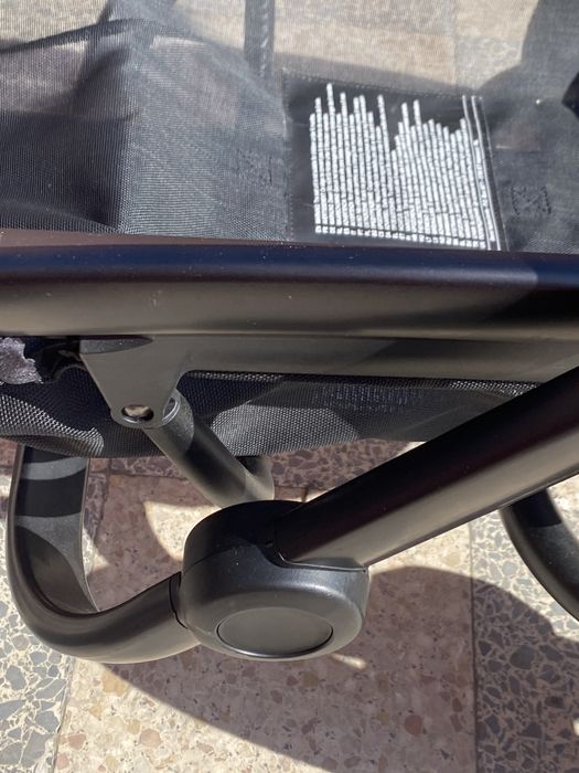 VENDA URGENTE - Chassi Quinny HUBB + cadeira MaxiCosi + Isofix