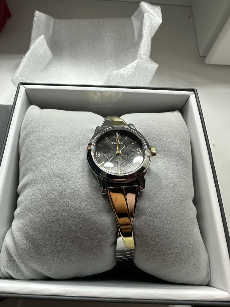 Sprzedam nieużywany, nowy zegarek damski Timex Main Street TW2U30000