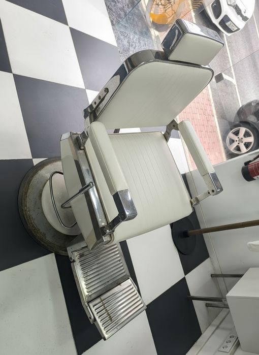 Aluguer de Cadeira em Cabeleireiro/Barbearia de Prestígio