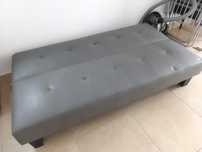 Vende sofá cama pouco servido