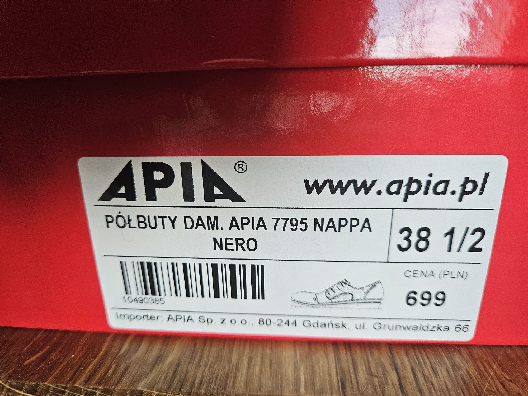 Apia półbuty włoskiej firmy
