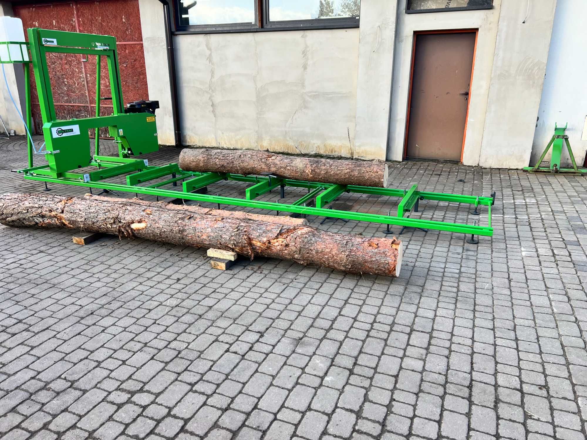 Trak taśmowy R-70 ROLTRAC spalinowy pilarka taśmowa