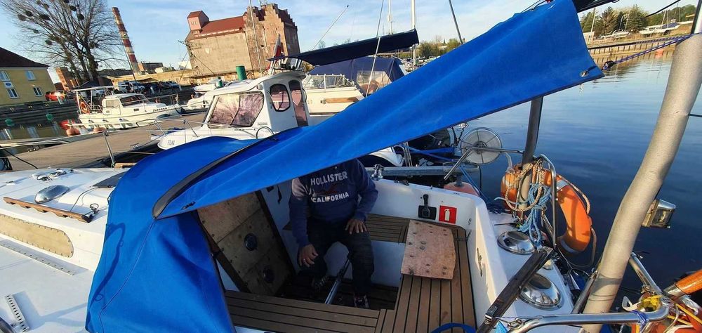 Sprzedam jacht żaglowy