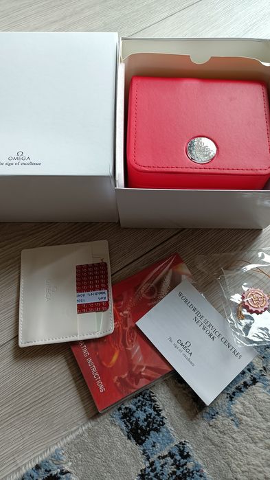 Pudełko na zegarek Omega plus dodatki