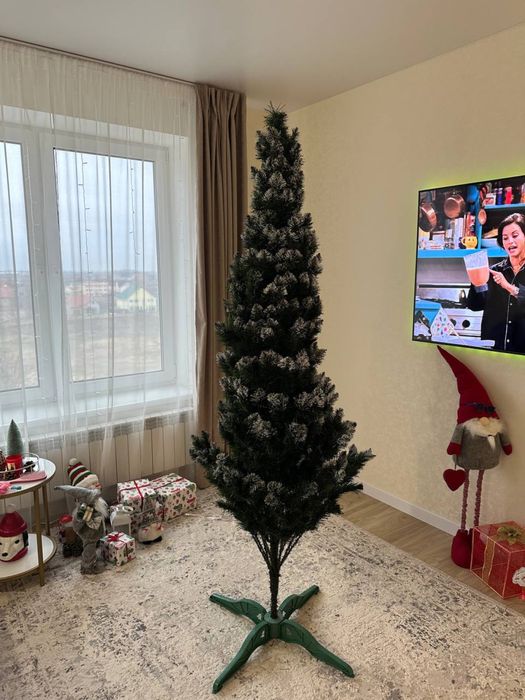 Продам новорічну ялинку, 2100 см