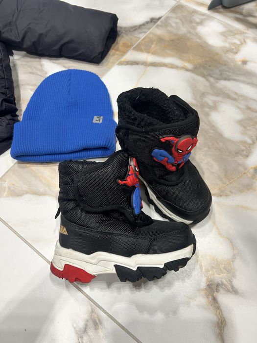 Зимняя куртка 3-4 зимние ботинки 16,5см 17,5см