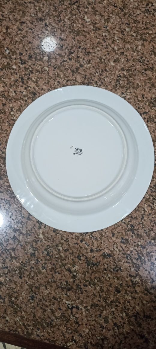 Prato de porcelana