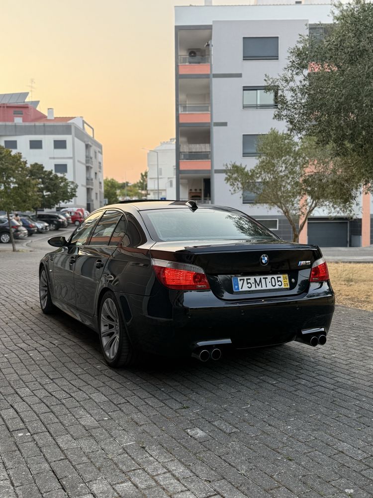 Bmw m5 e60.