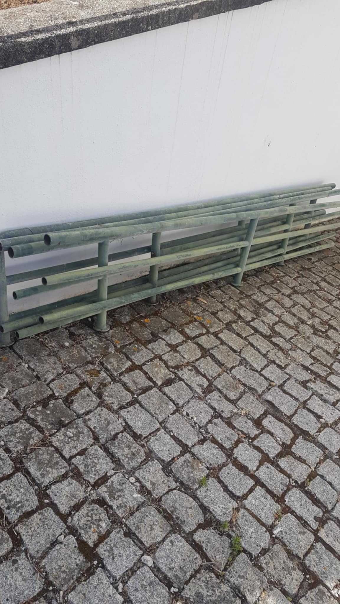 Grades de ferro em tubo galvanizado