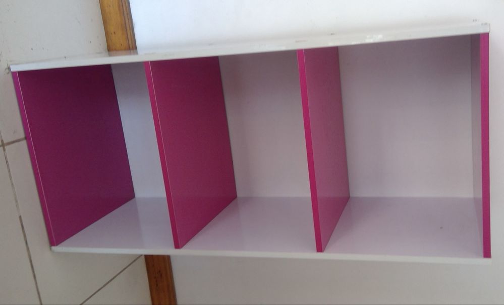 Prateleira / Móvel de quarto criança