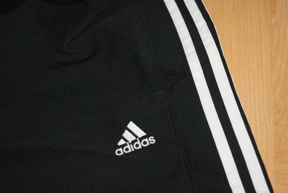 ADIDAS - essentials - spodenki sportowe M