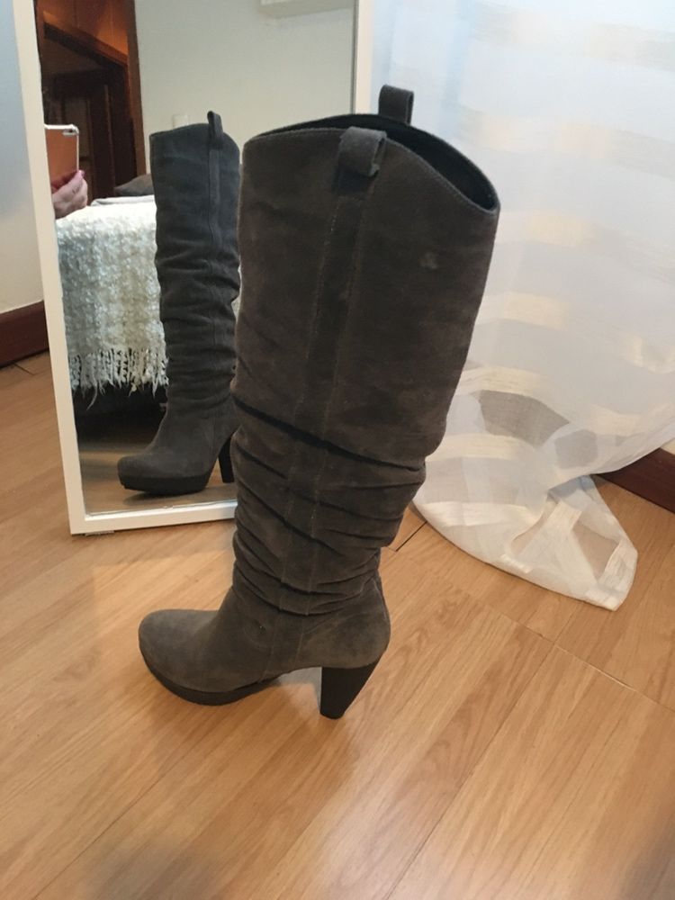 Botas cano alto em camurca bom preco