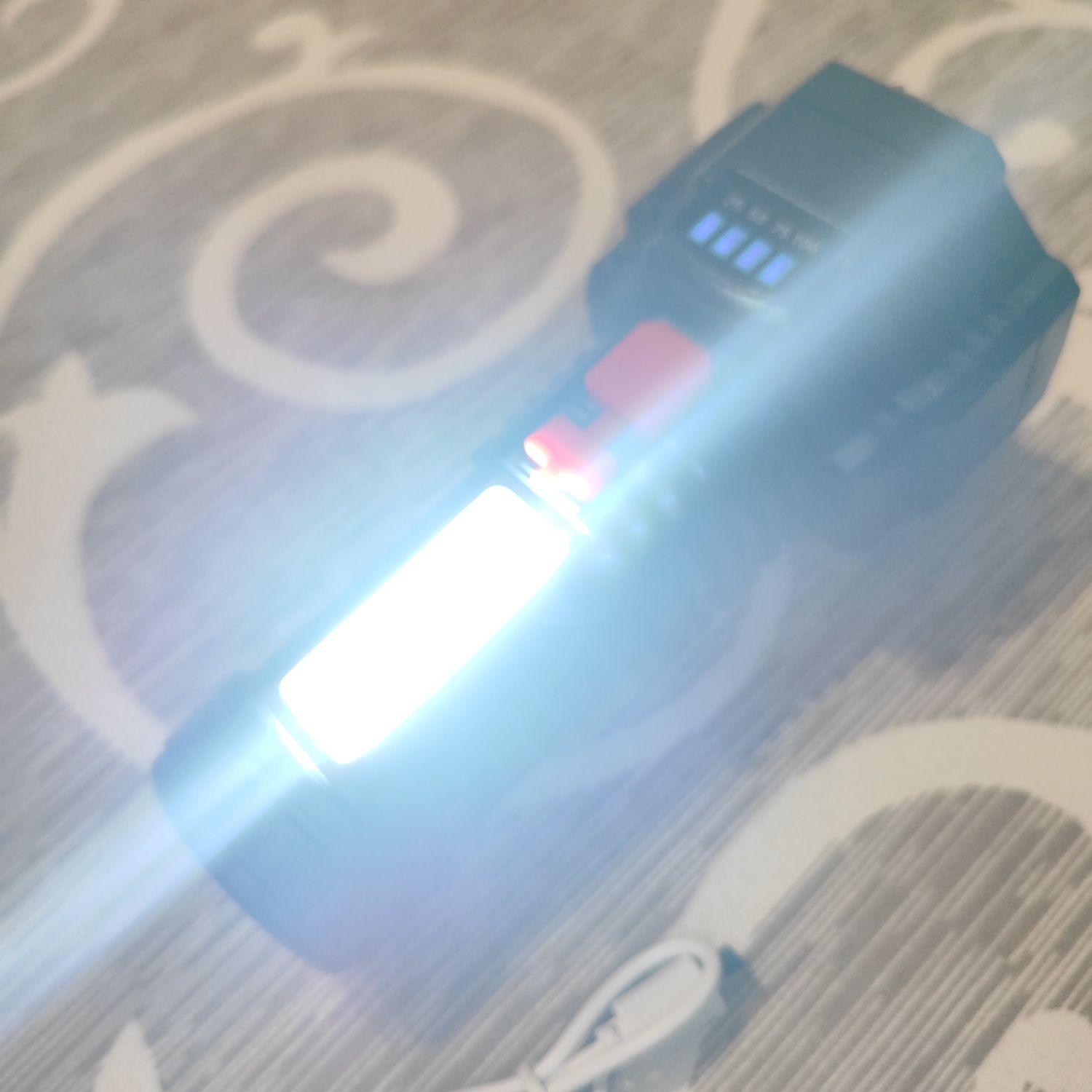 Аккумуляторный ручной фонарь (5 режимов работы)