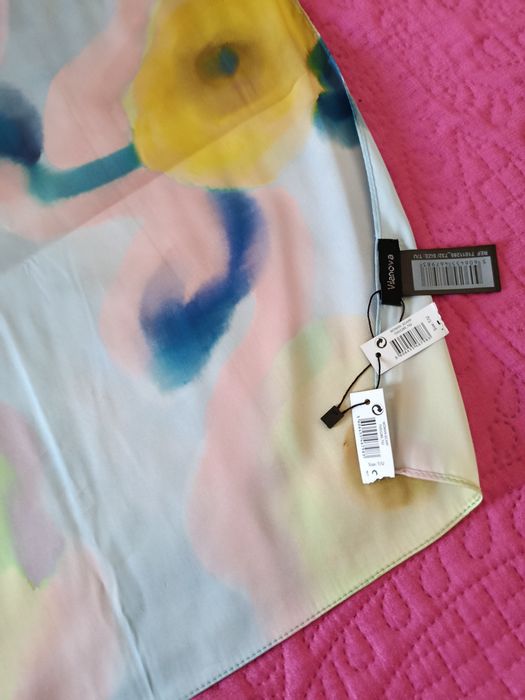 Lenço novo estampado.