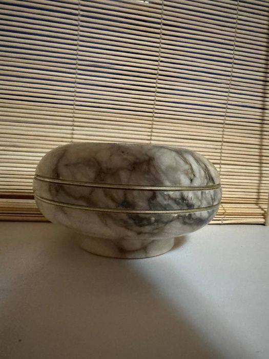 Шкатулка из мрамора