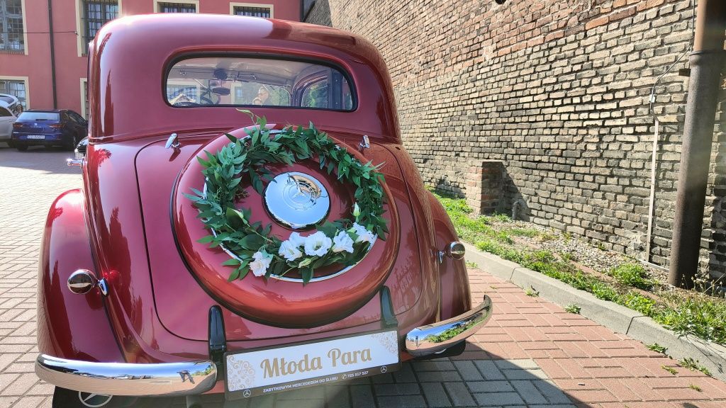 Mercedes Samochód limuzyna auto do ślubu wesele