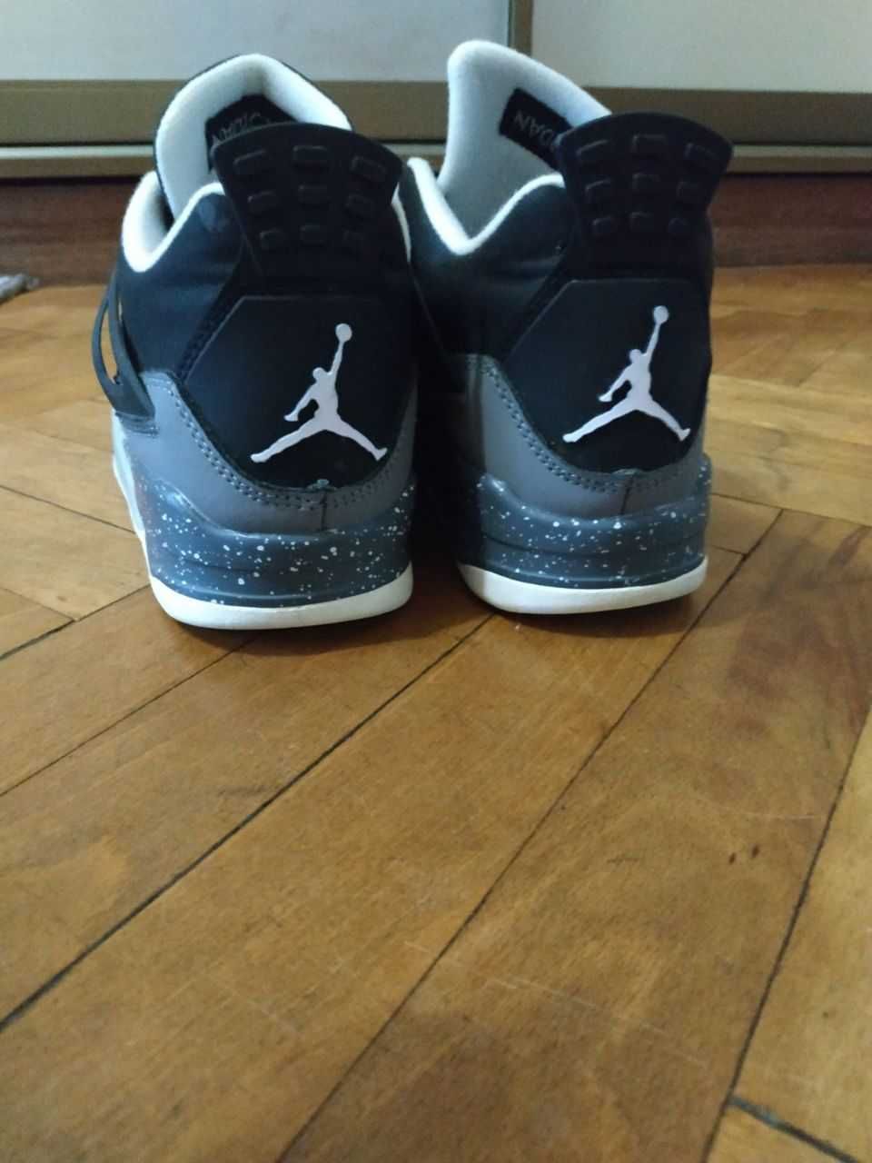 Air Jordan 4 Retro