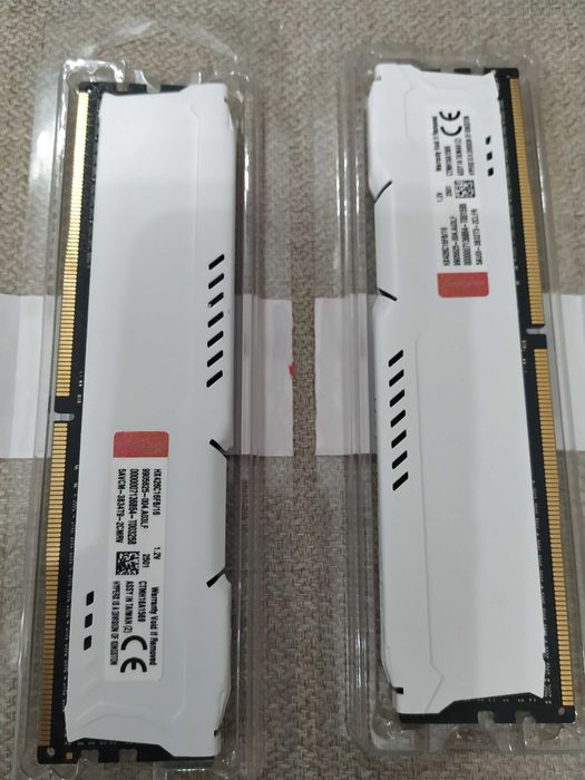 Kit memórias Ram DDR4 - 2x 16GB - 2666Mhz - Kingston HyperX Fury White