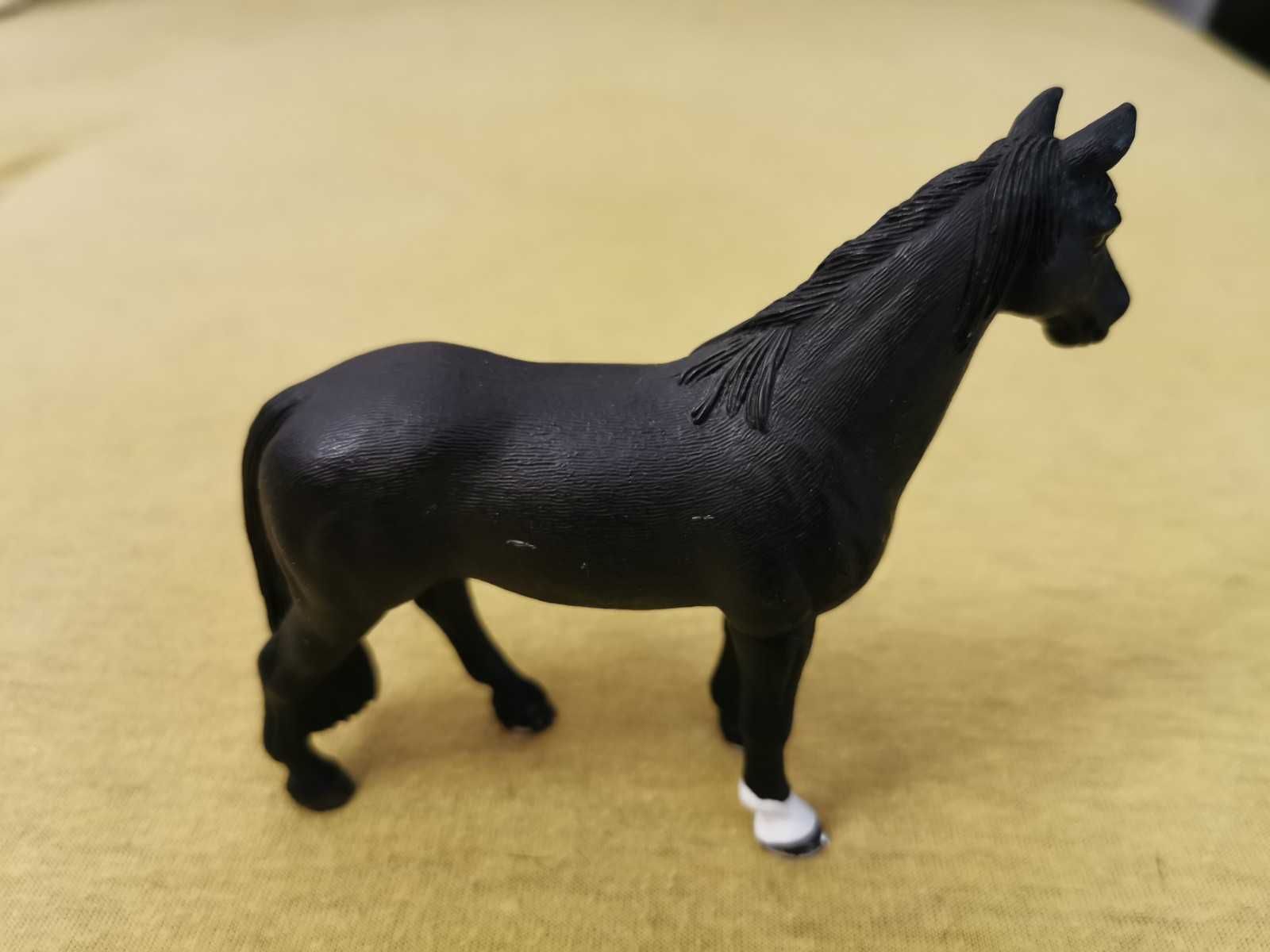 wałach rasy Tennessee Walker Schleich 13832