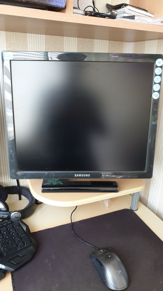 19 дюймов Монитор Samsung 971p 180 градусов крутится