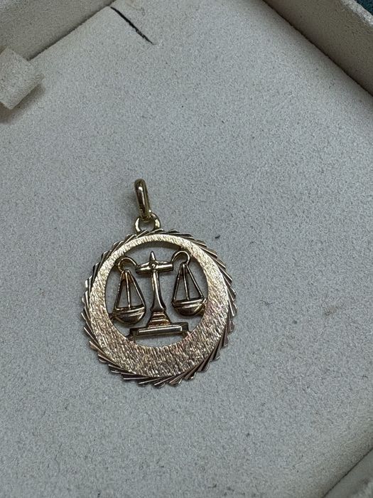 Nowa złota zawieszka