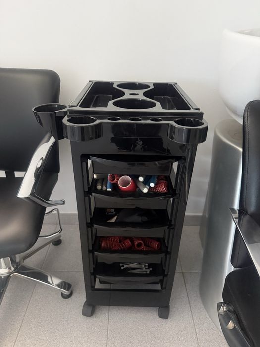 Rampa de lavagem com massagem + cadeiras de cabeleireiro + carrinho