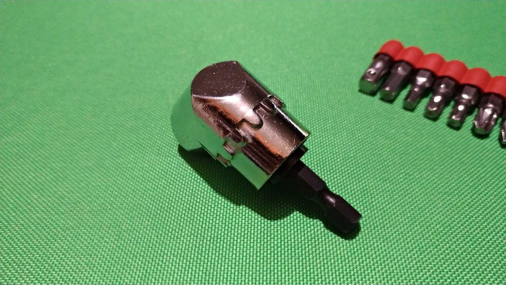 Угловой адаптер насадка угловая для шуруповерта (с битами)