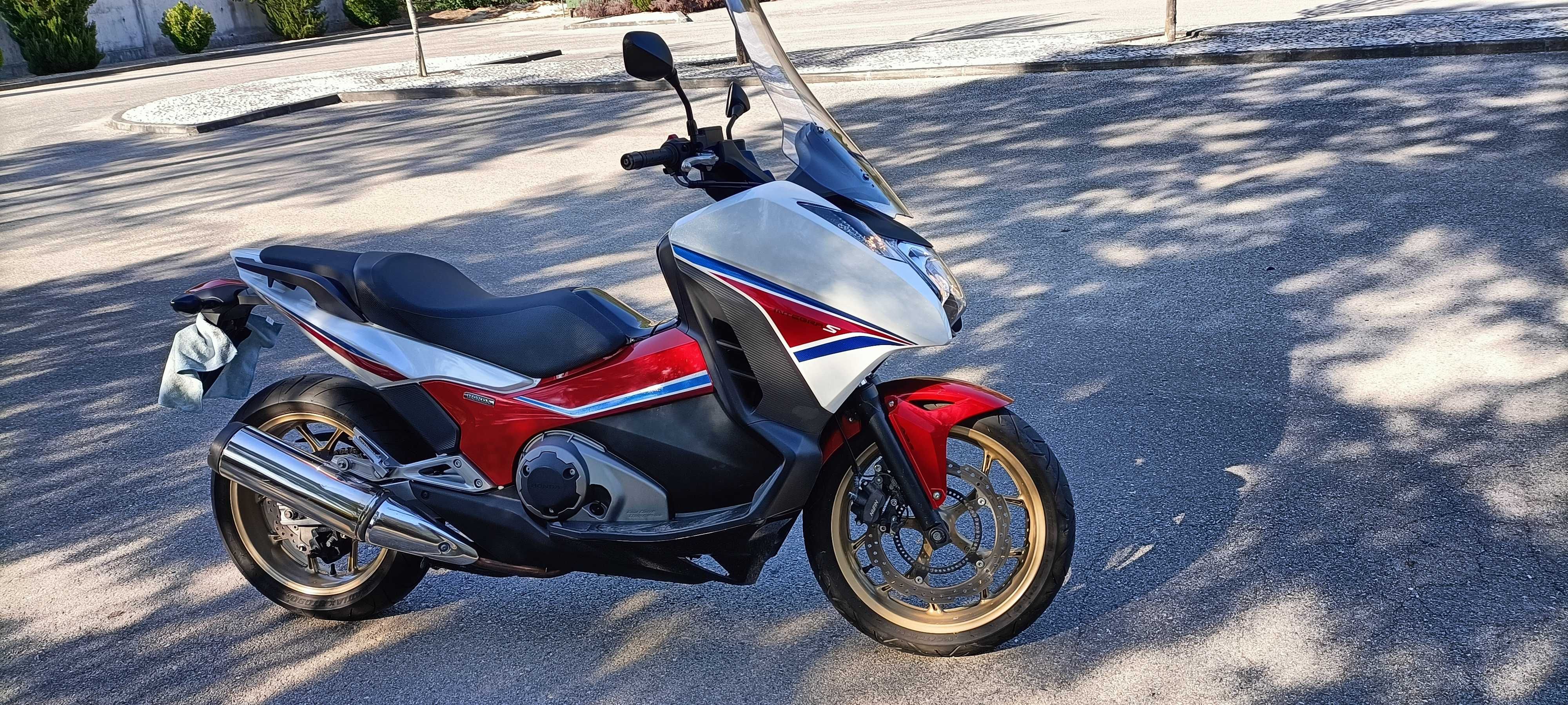 Honda integra 750S