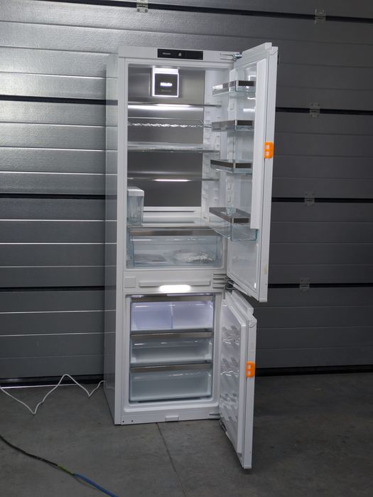 Холодильник Miele KFN 7785 Льодогенератор Вбудований