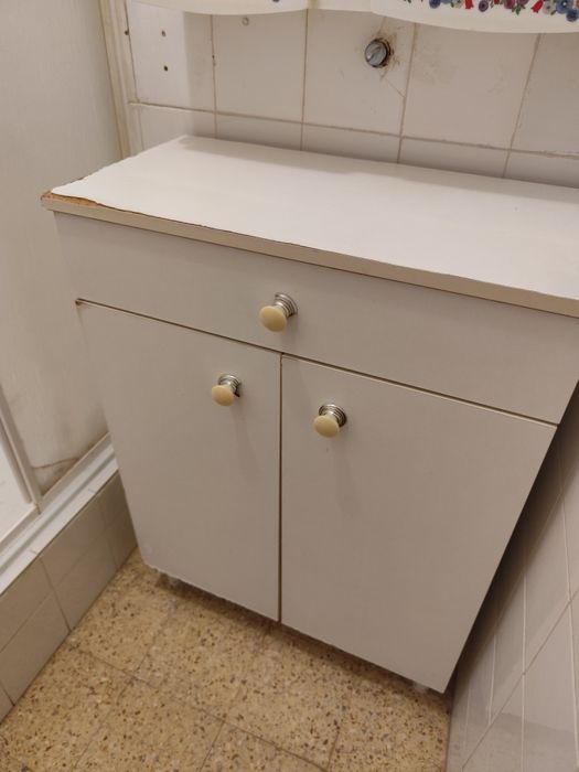 Móvel de apoio branco