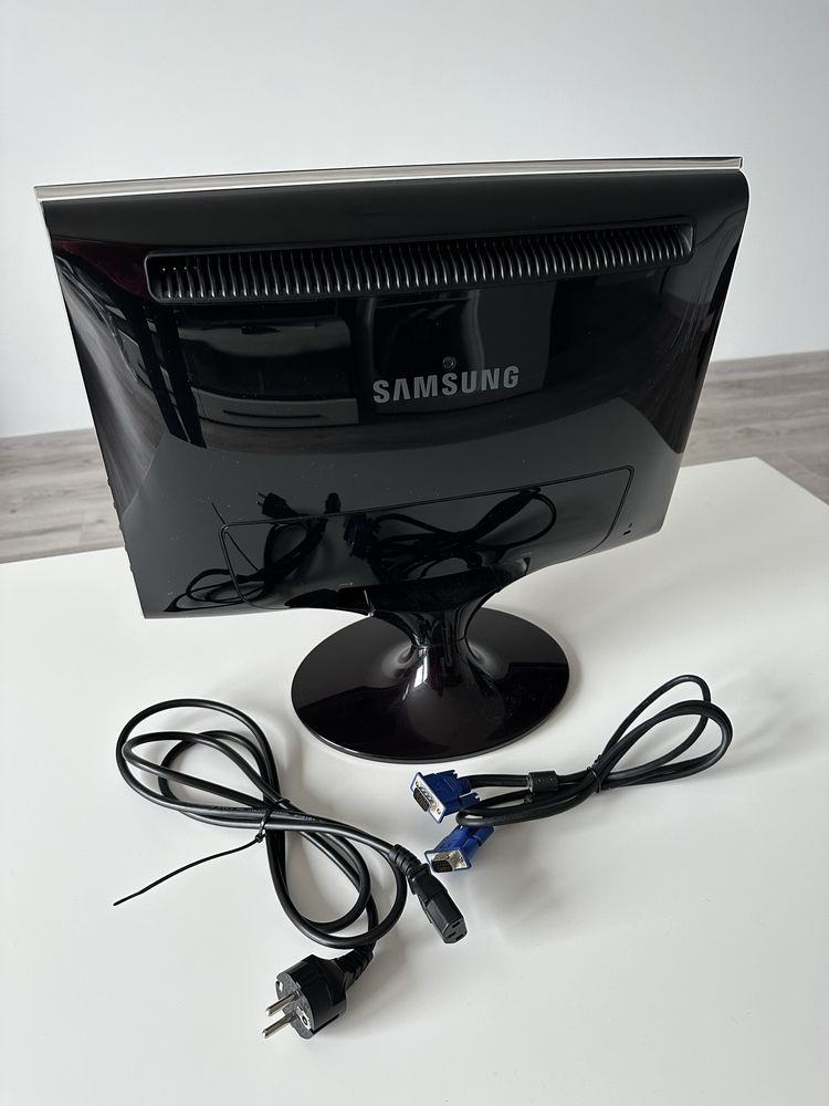 Monitor Samsung 19 cali