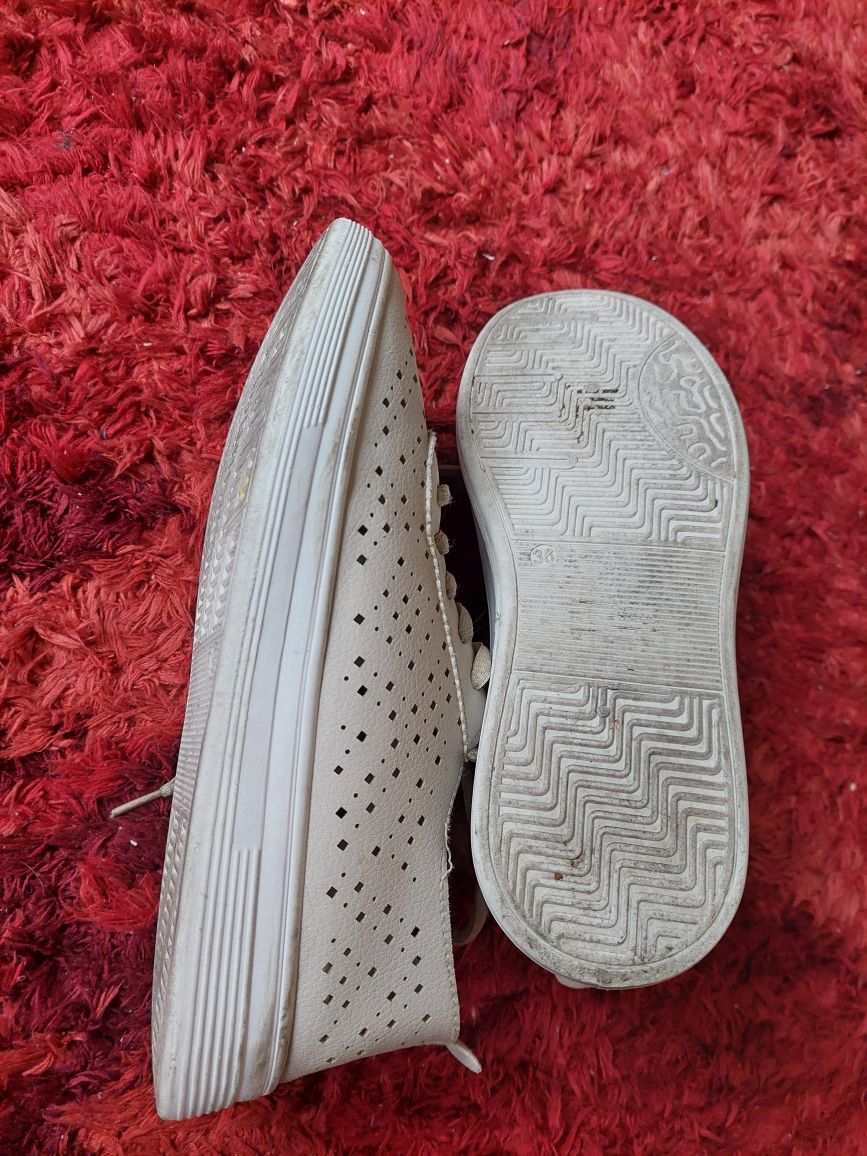 Buty sznurowane / dziurkowane / tenisówki / rozm. 36